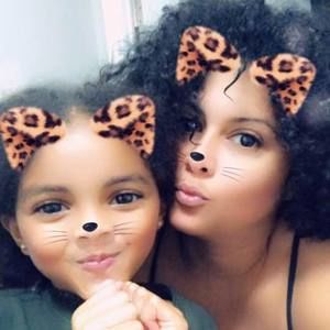 Meet your Posher, Laura e